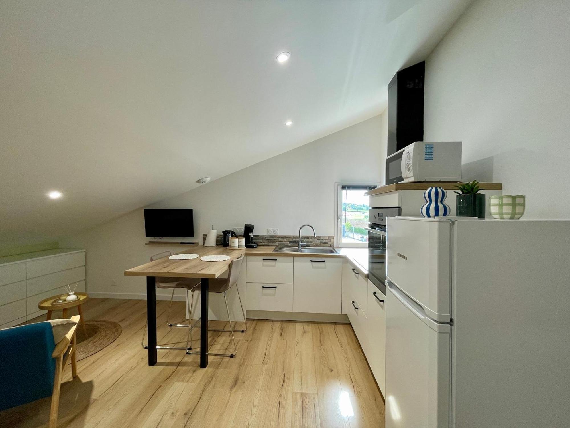 Studio A Saint-Palais Avec Parking. Экстерьер фото